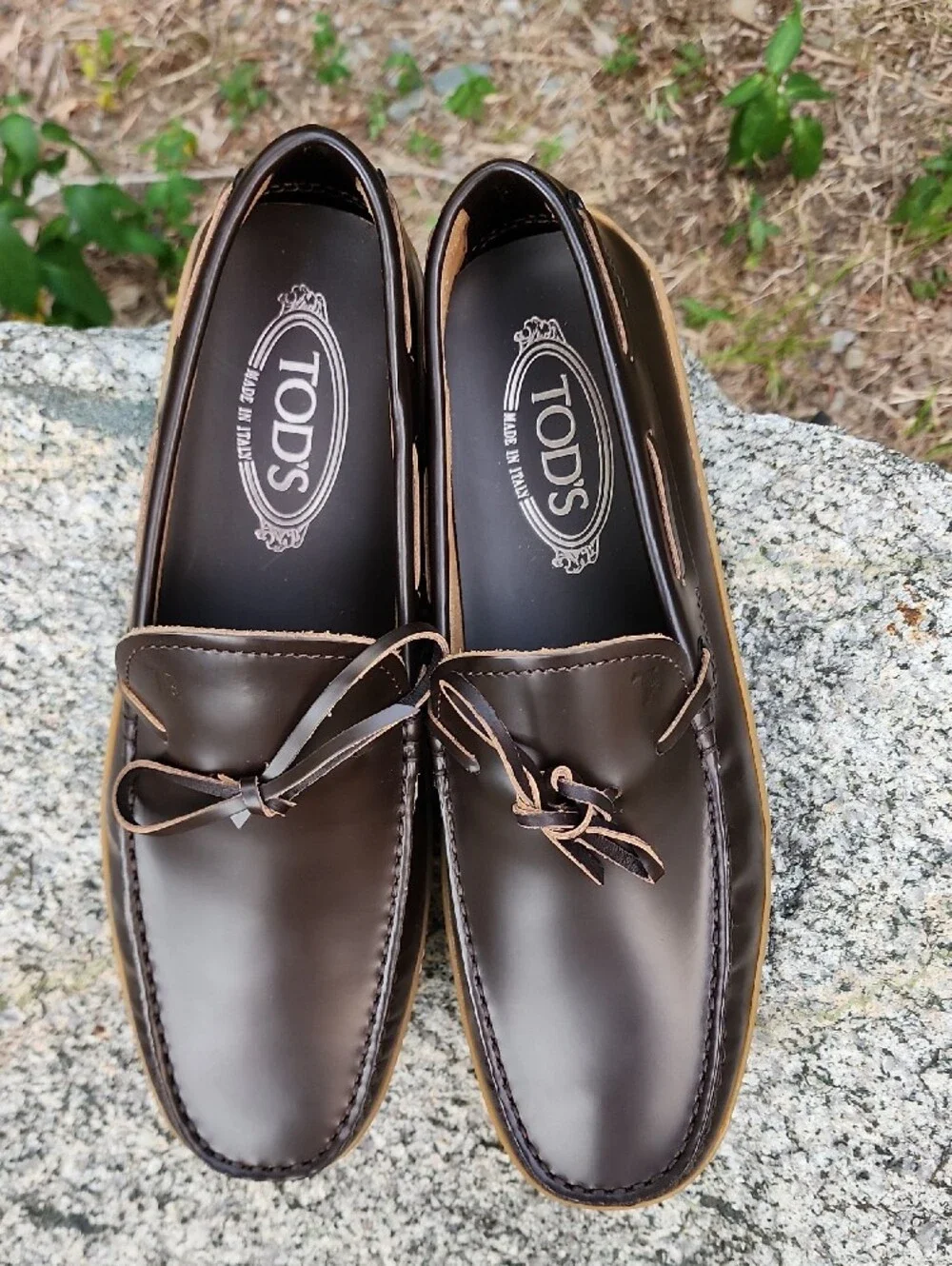 Tod's Dark Brown Leather Boat Shoes with Tan Sole Made In Italy Size 8